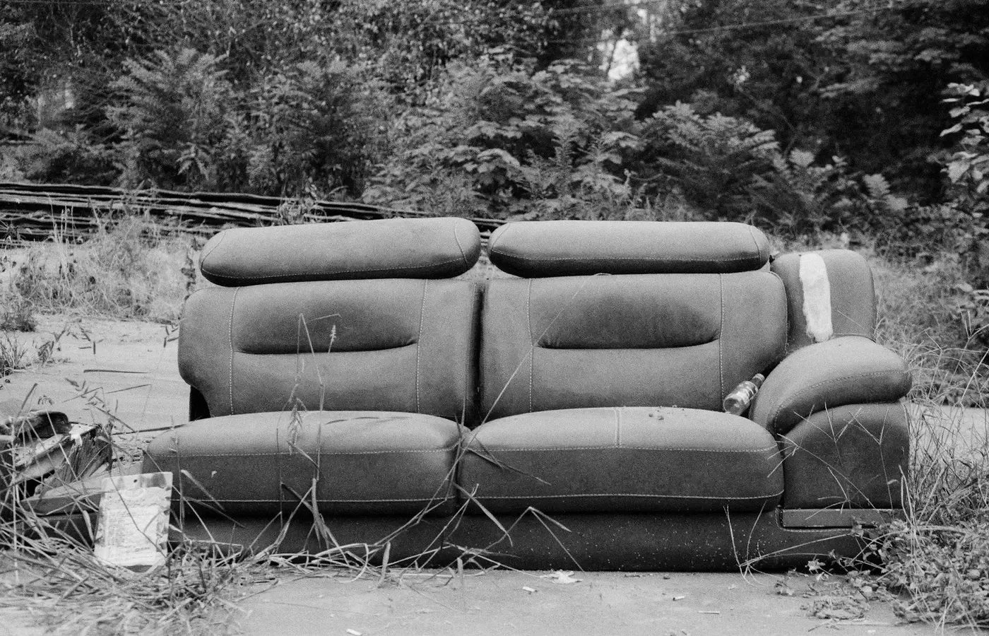 Photographing a sofa defect for a warranty claim